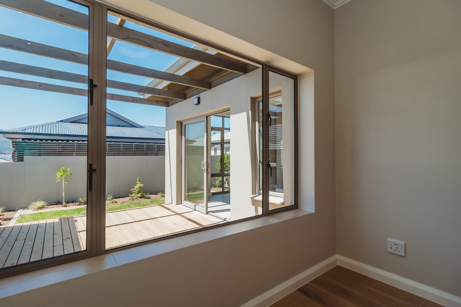 3 Bedroom Property for Sale in Kraaibosch Western Cape